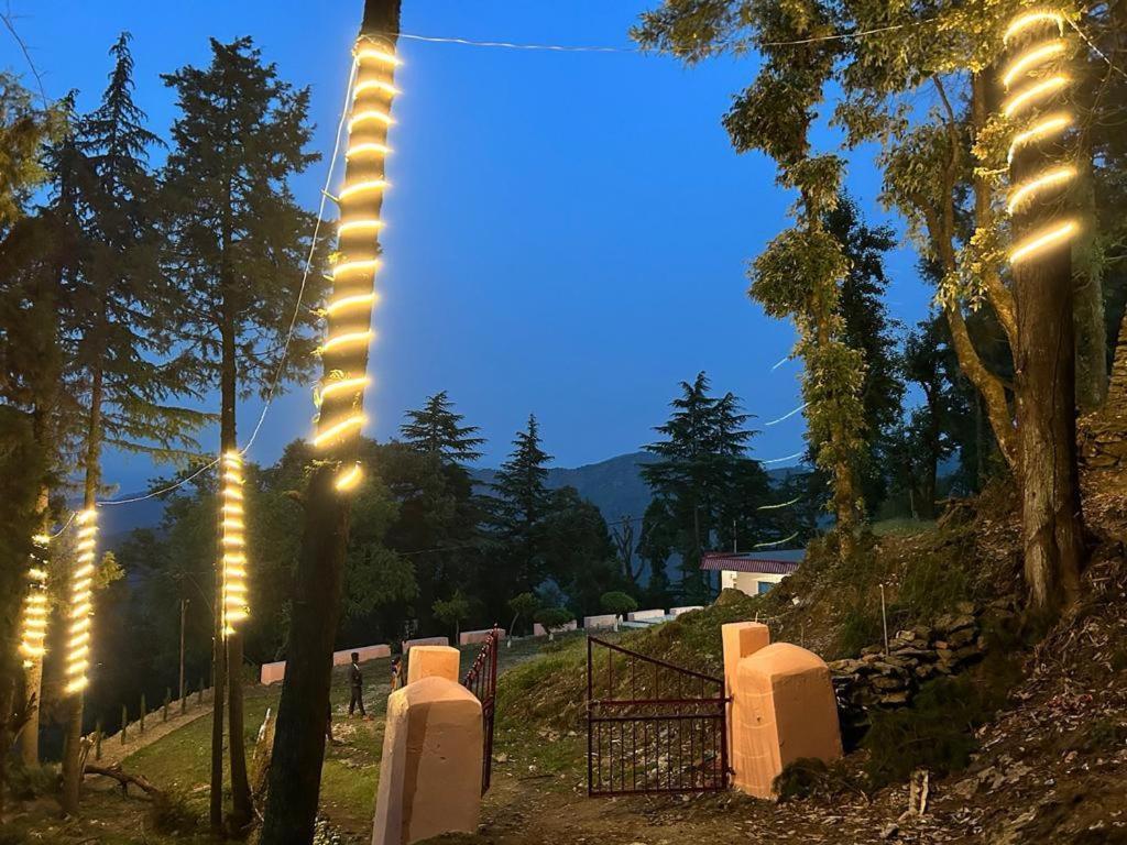 The Deodar Inn Pauri Esterno foto