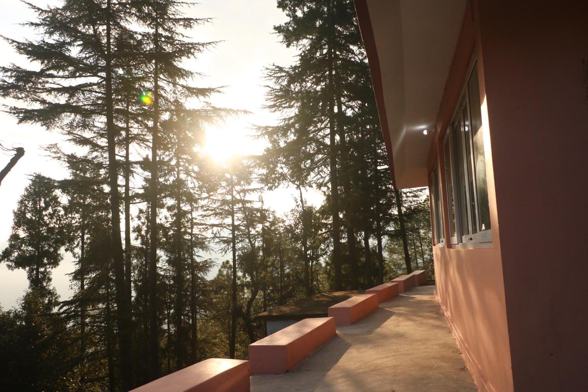 The Deodar Inn Pauri Esterno foto