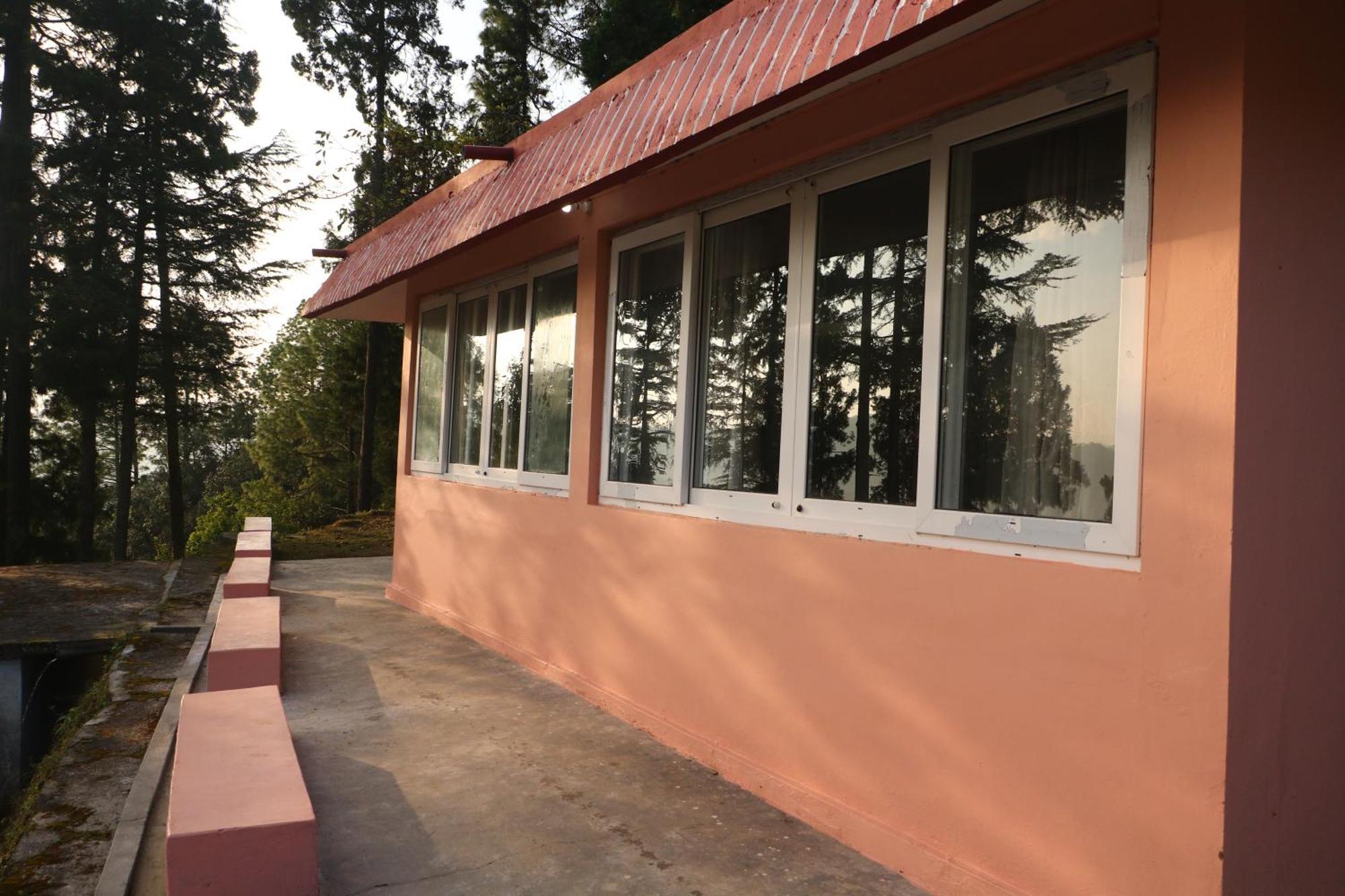 The Deodar Inn Pauri Esterno foto